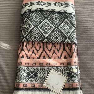 Shiraleah scarf